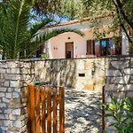 Vila Olga Pefkari