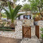 Olga Villa Pefkari